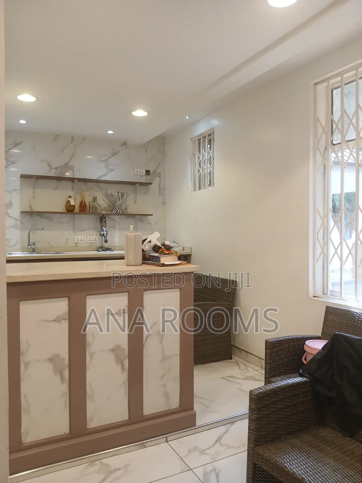 Furnished 5bdrm Mansion in Community 11, Tema Metropolitan for sale