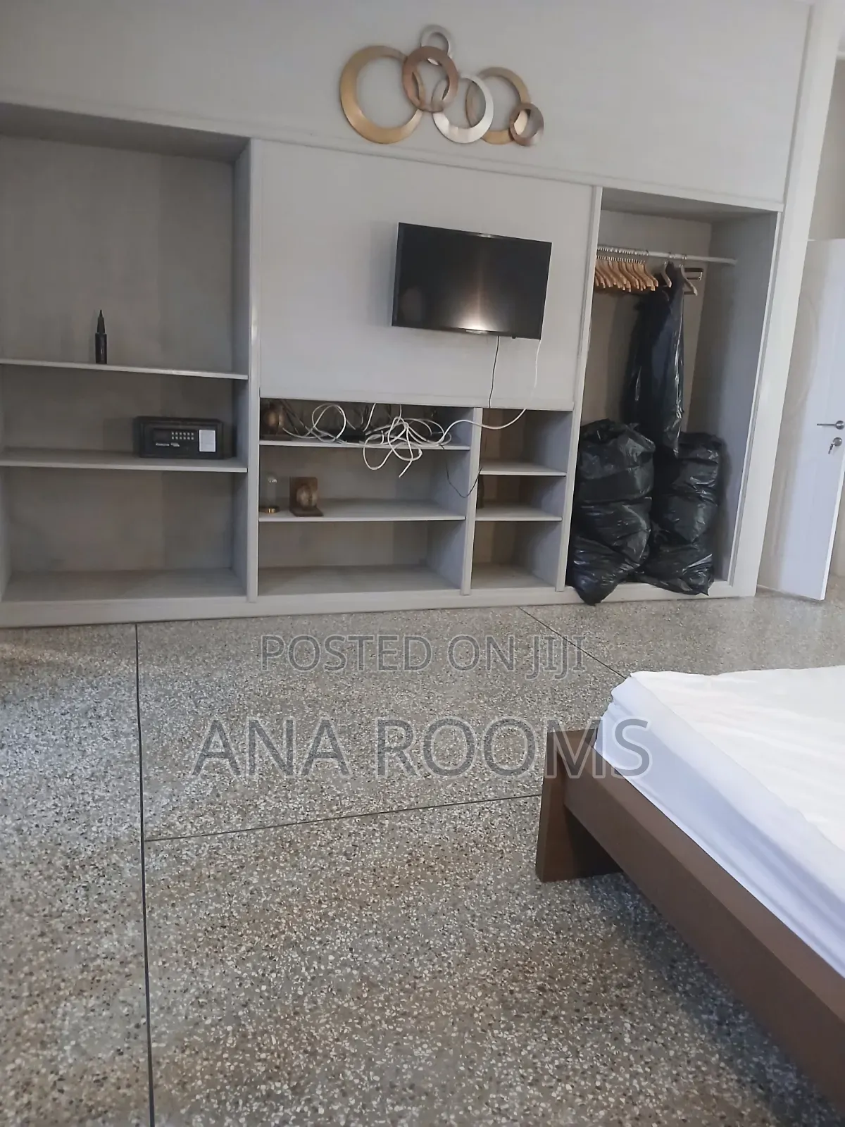 Furnished 5bdrm Mansion in Community 11, Tema Metropolitan for sale