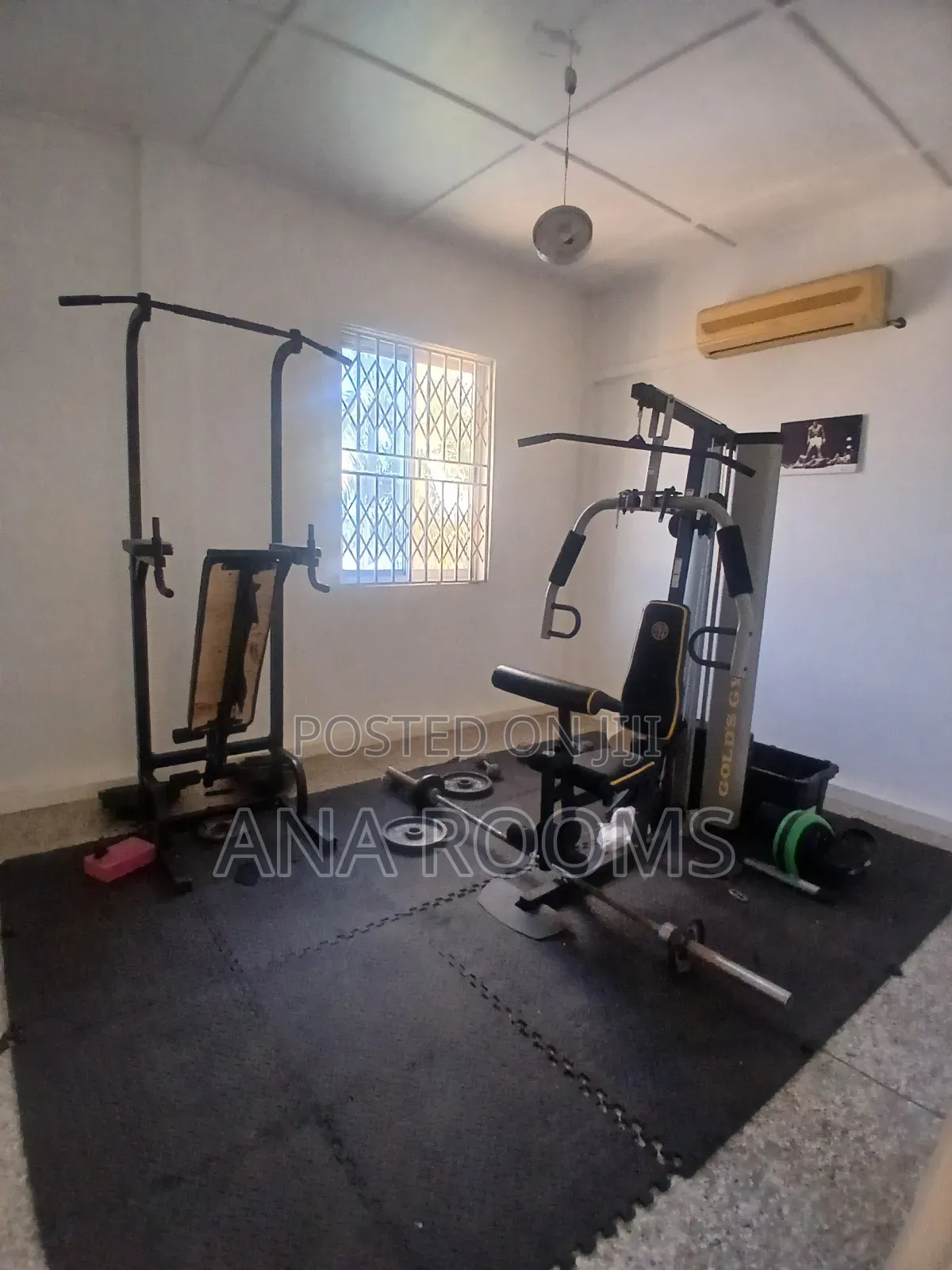 Furnished 5bdrm Mansion in Community 11, Tema Metropolitan for sale
