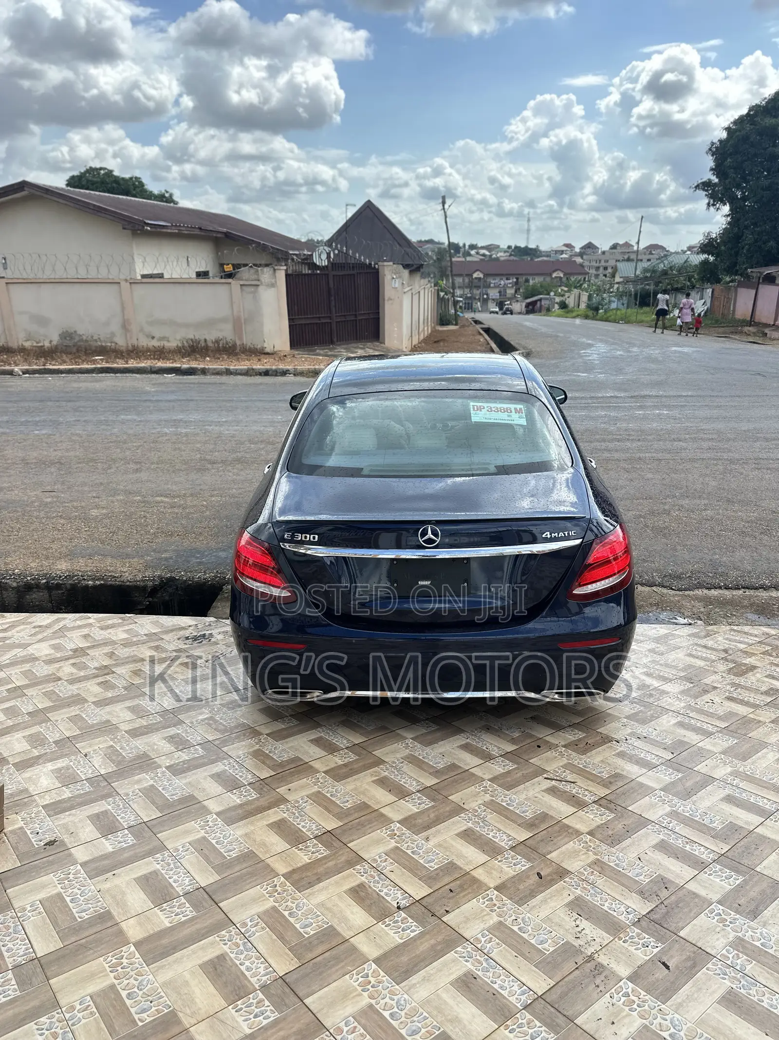 Mercedes-Benz E400 2017 Blue