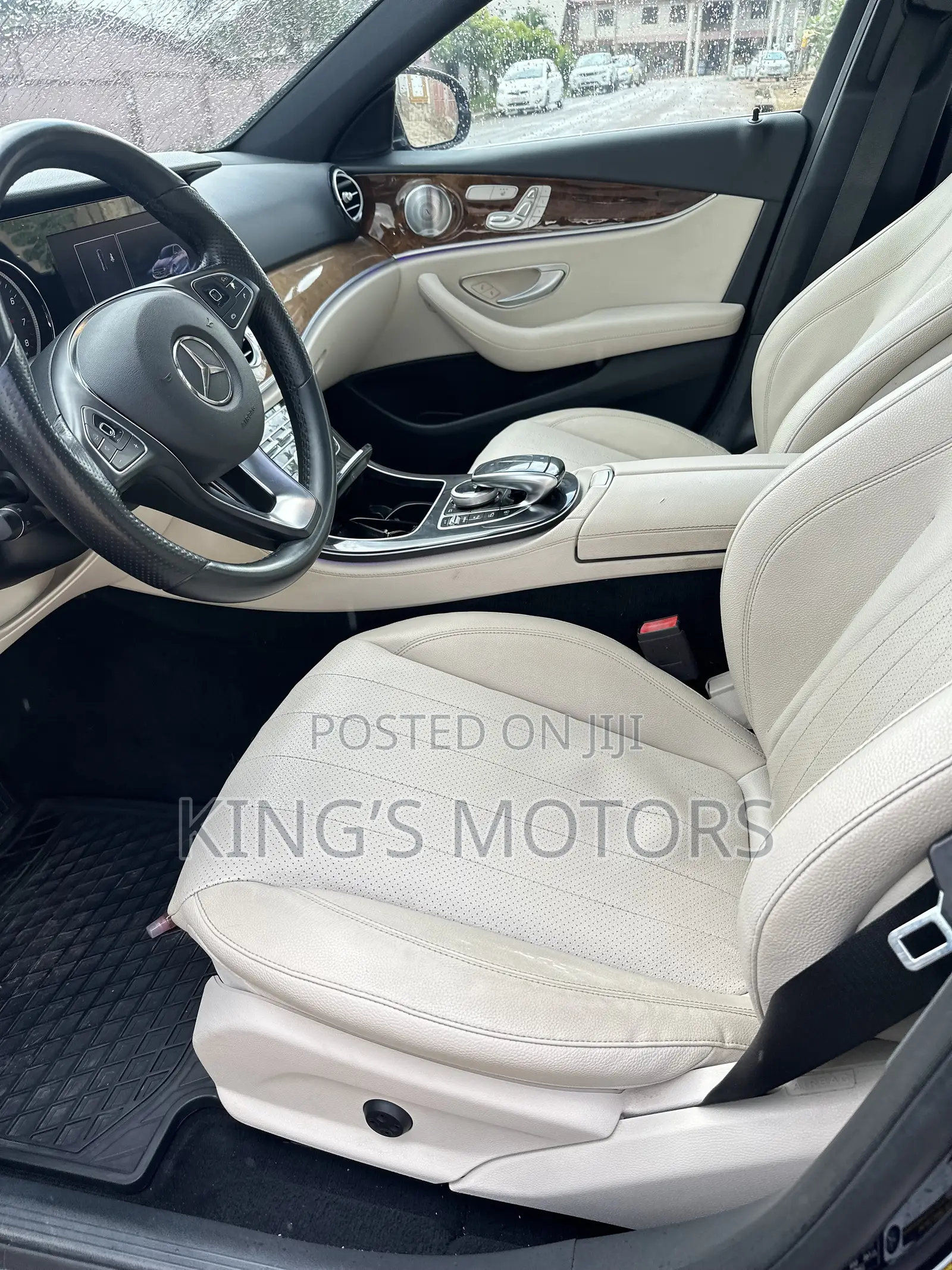 Mercedes-Benz E400 2017 Blue