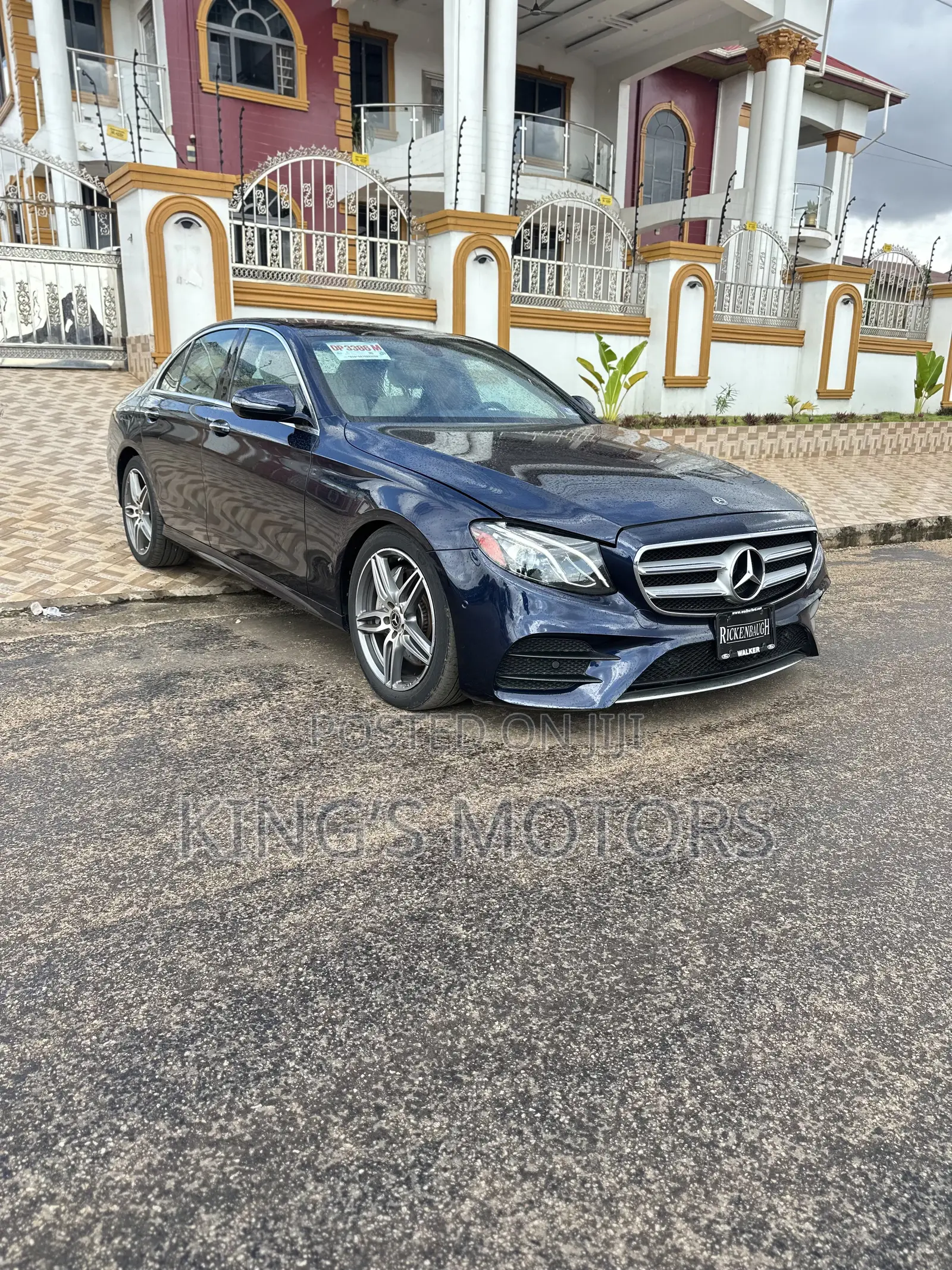 Mercedes-Benz E400 2017 Blue