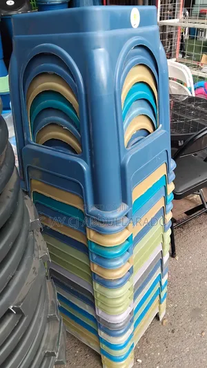 Straight Plastic Chairs