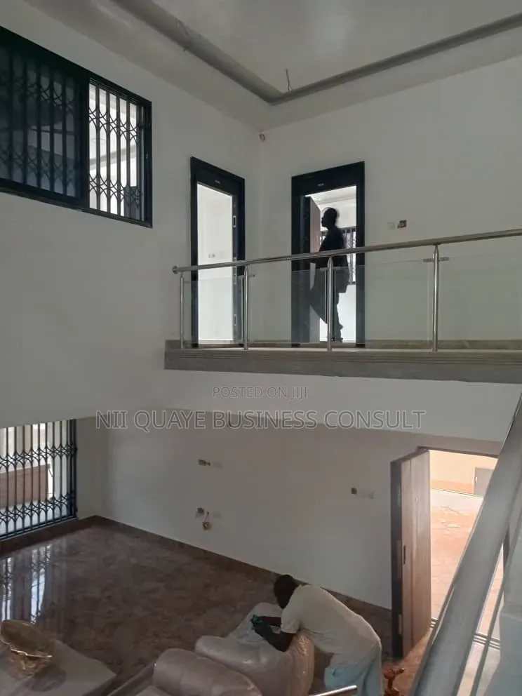 Furnished 5bdrm House in Ridge Kumasi for sale