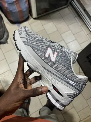 New Balance 740 Sneakers