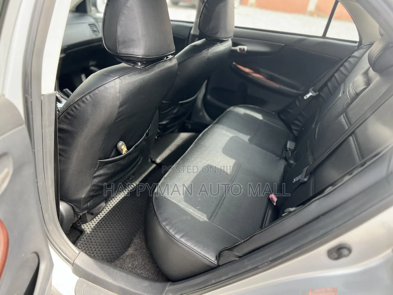 Toyota Corolla LE 4dr Sedan (1.8L 4cyl 4A) 2012 Silver