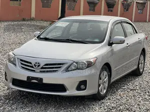 Toyota Corolla LE 4dr Sedan (1.8L 4cyl 4A) 2012 Silver