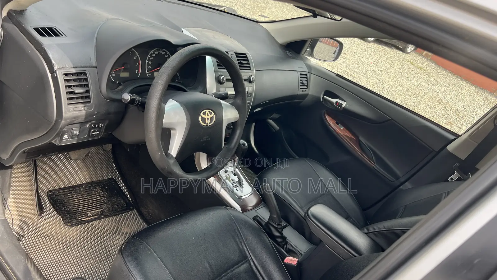 Toyota Corolla LE 4dr Sedan (1.8L 4cyl 4A) 2012 Silver