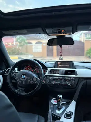 BMW 320i 2014 Black
