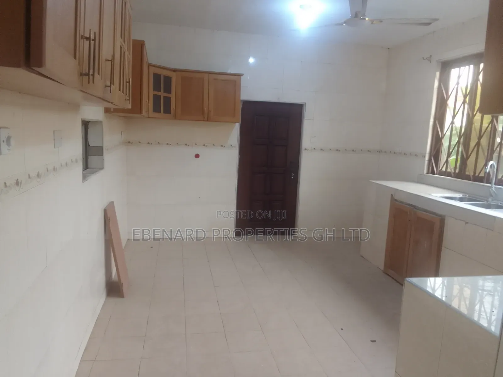 5bdrm House in Ebenard Properties, Lashibi for rent