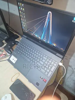 Laptop HP Victus 15 16GB AMD Ryzen 5 SSD 512GB