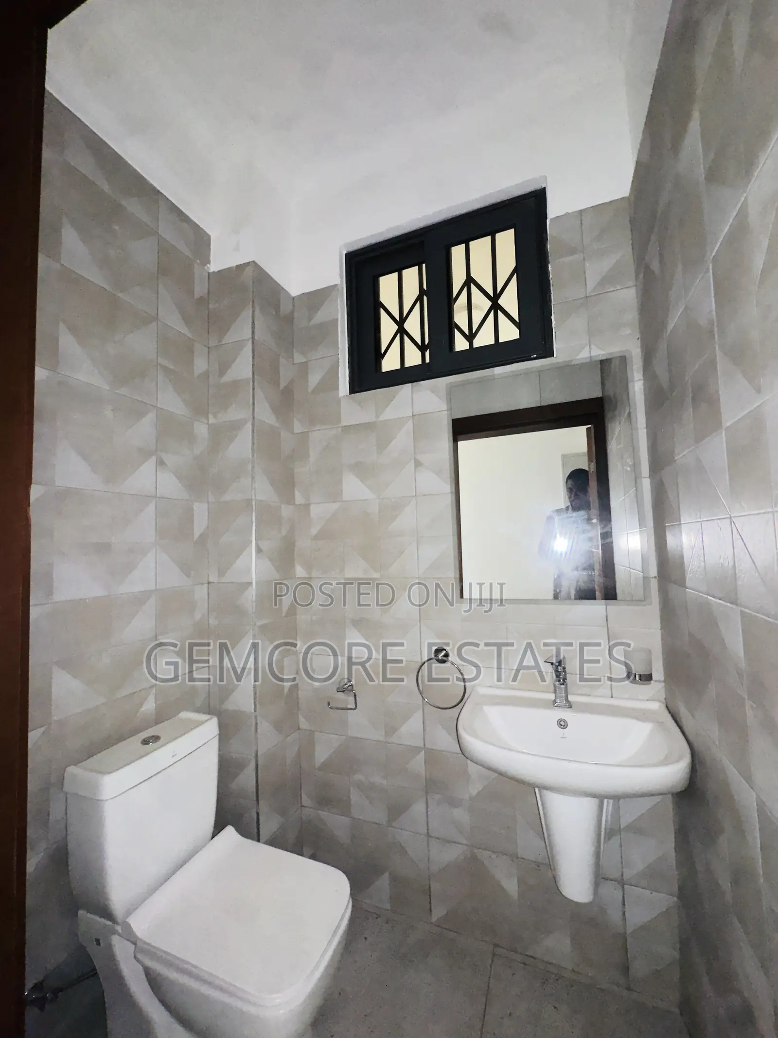 3bdrm Apartment in Dvla, Haatso for rent
