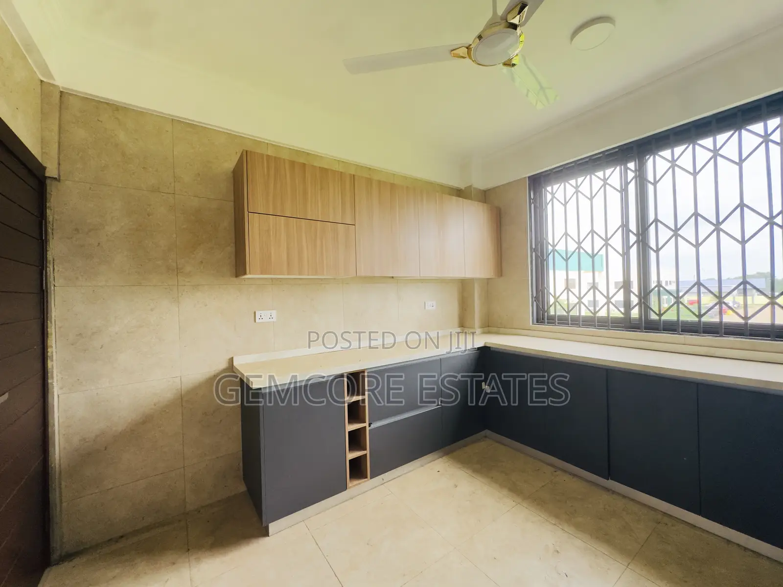 3bdrm Apartment in Dvla, Haatso for rent