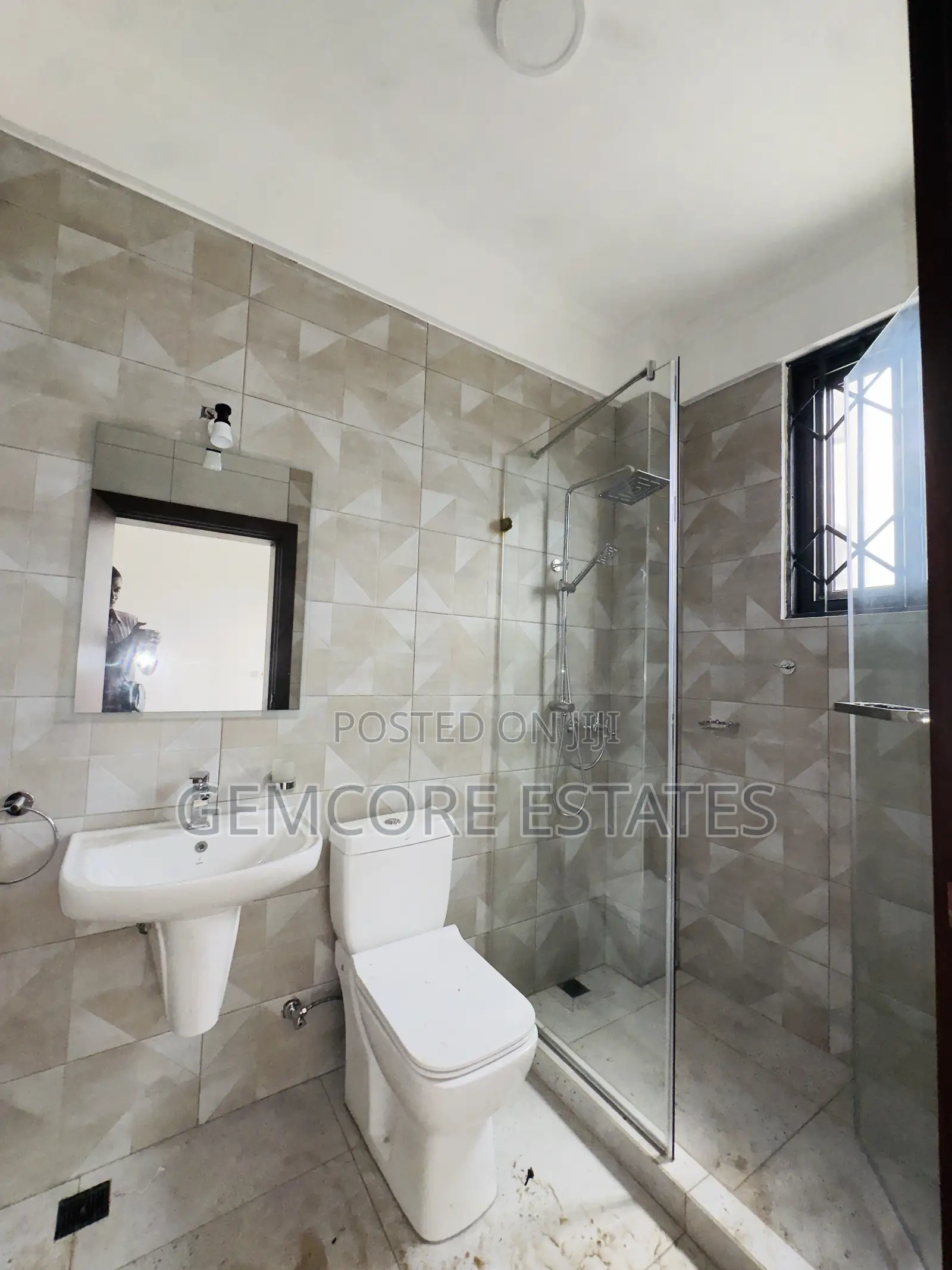 3bdrm Apartment in Dvla, Haatso for rent