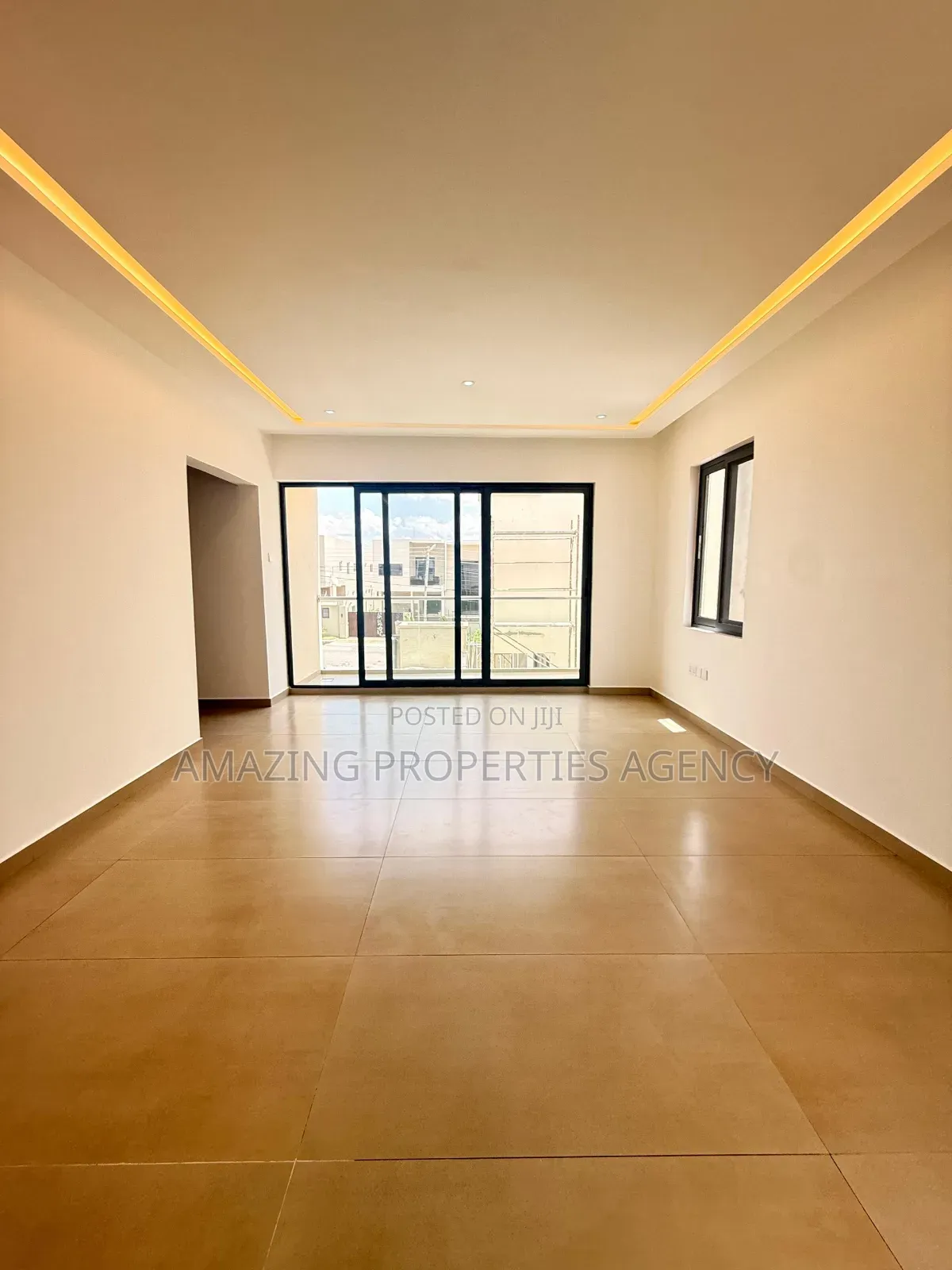 4bdrm Townhouse / Terrace in East Legon, American House for rent
