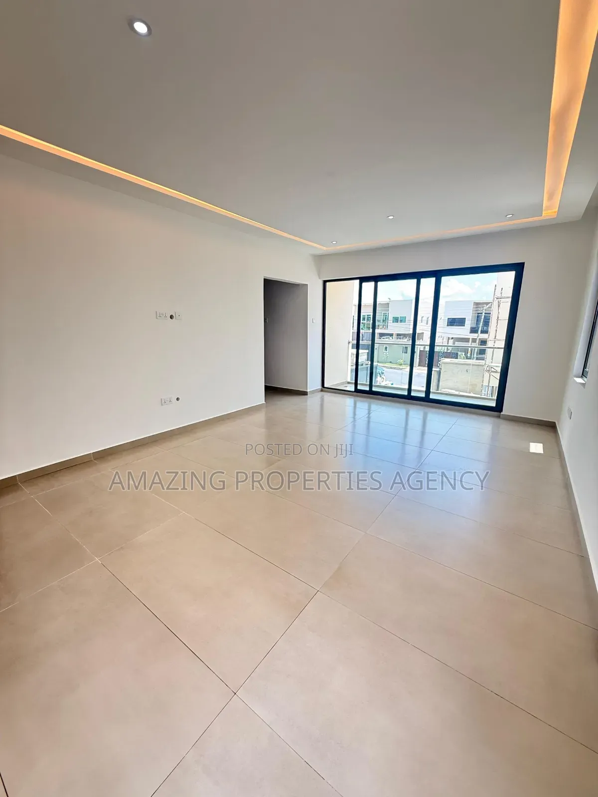 4bdrm Townhouse / Terrace in East Legon, American House for rent