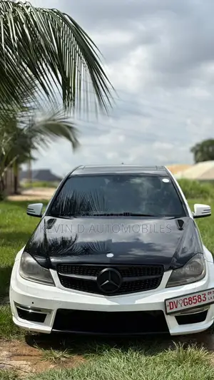 Mercedes-Benz C300 Luxury 4Matic Sedan AWD (3.5L 6cyl 7A) 2014 White