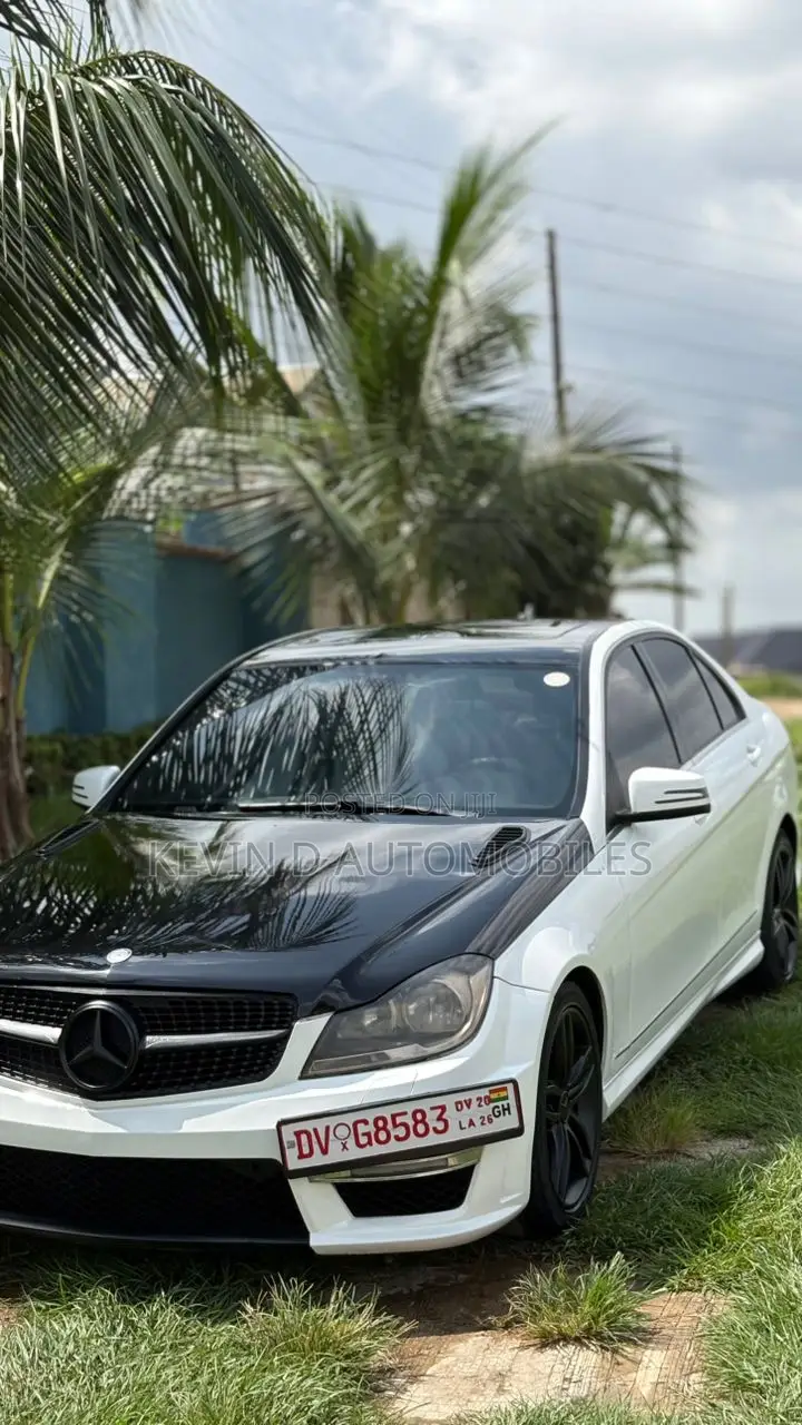 Mercedes-Benz C300 Luxury 4Matic Sedan AWD (3.5L 6cyl 7A) 2014 White
