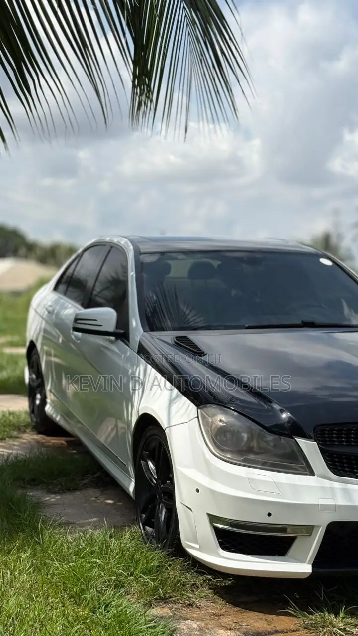 Mercedes-Benz C300 Luxury 4Matic Sedan AWD (3.5L 6cyl 7A) 2014 White