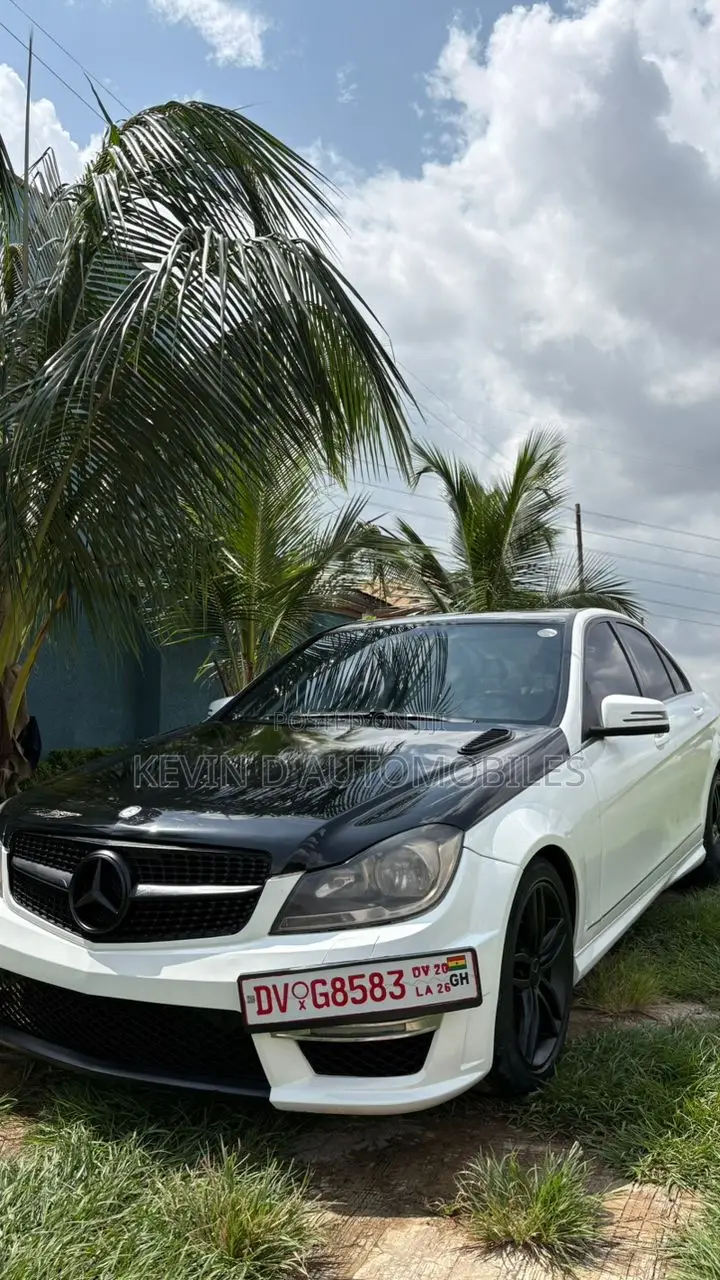 Mercedes-Benz C300 Luxury 4Matic Sedan AWD (3.5L 6cyl 7A) 2014 White