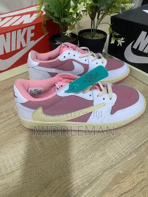 Travis Scott X Air Jordan 1 Low Og "Shy Pink"