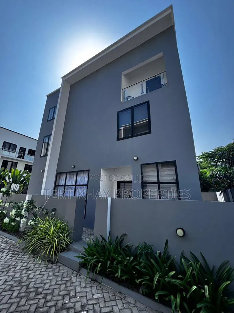 5bdrm House in Cantonment, US Embassy Area for sale