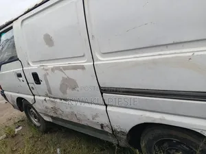 Mitsubishi L300 2000 White