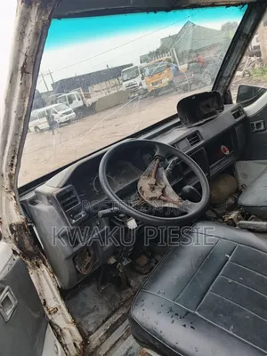 Mitsubishi L300 2000 White