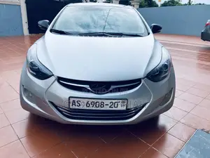 Hyundai Elantra Limited Sedan FWD (1.8L 4cyl 6A) 2013 Silver