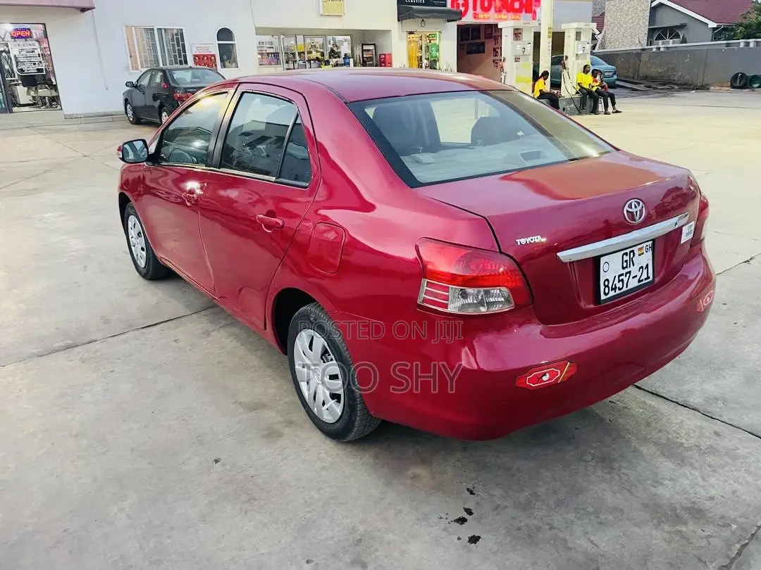 Toyota Belta 2010 Red