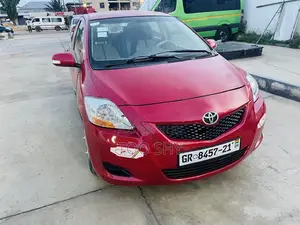 Toyota Belta 2010 Red