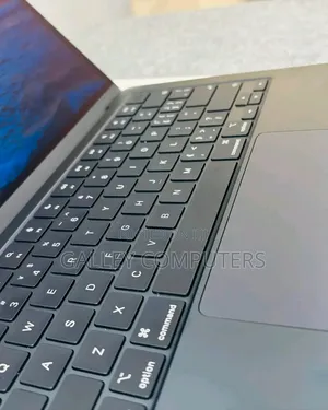 New Laptop Apple MacBook Air 2025 M4 16GB Apple M4 SSD 512GB