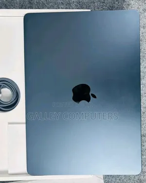 New Laptop Apple MacBook Air 2025 M4 16GB Apple M4 SSD 512GB