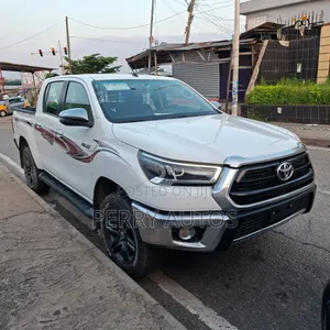 Toyota Hilux 2020 White