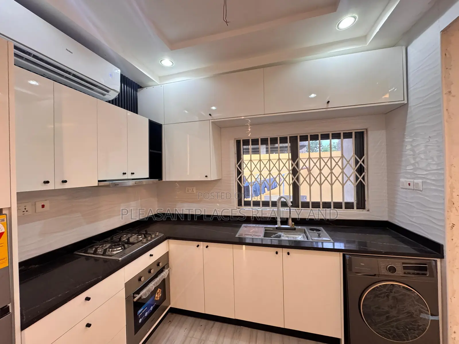 1bdrm Apartment in Pleasantplaces And, Adjiriganor for rent