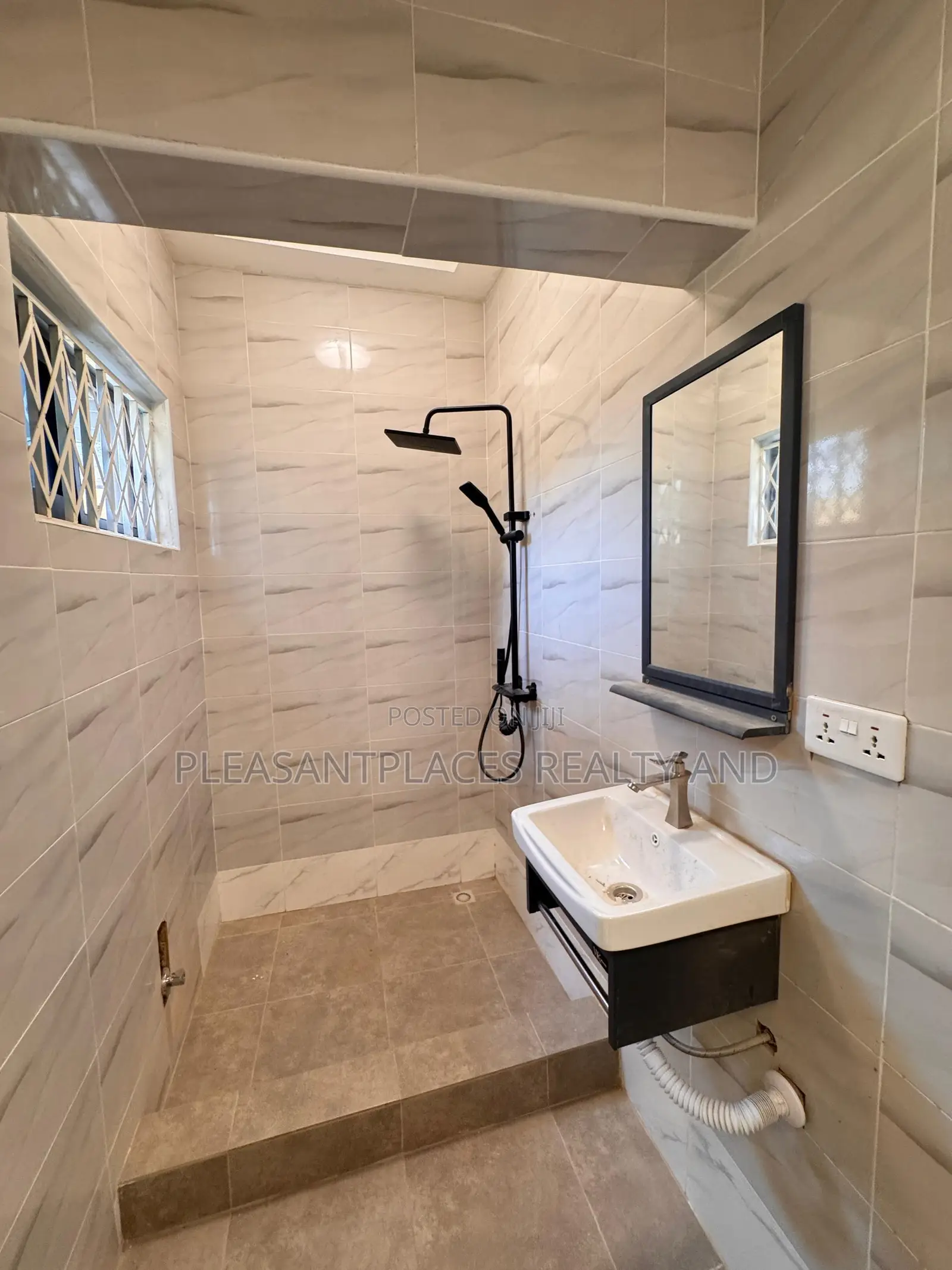 1bdrm Apartment in Pleasantplaces And, Adjiriganor for rent