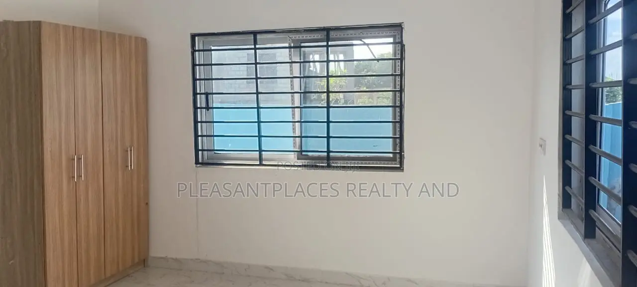 4bdrm House in Pleasantplaces, Kwabenya for sale