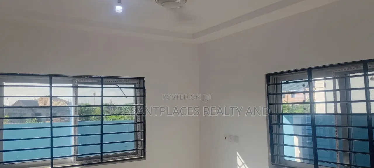 4bdrm House in Pleasantplaces, Kwabenya for sale