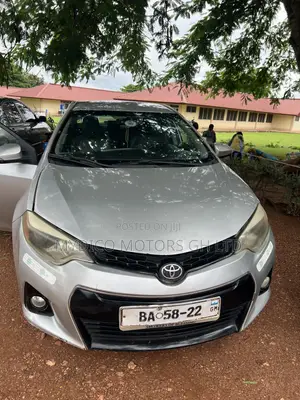 Toyota Corolla S 4dr Sedan (1.8L 4cyl CVT) 2015 Silver