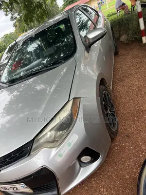 Toyota Corolla S 4dr Sedan (1.8L 4cyl CVT) 2015 Silver