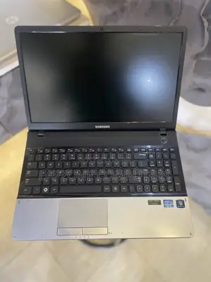 Laptop Samsung NP300E5E 6GB Intel Core i3 HDD 500GB