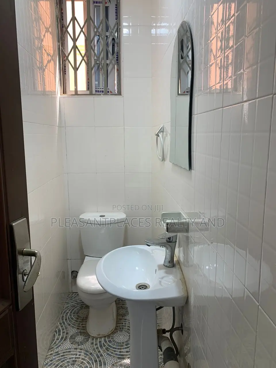 4bdrm House in Pleasantplaces And, East Legon for sale