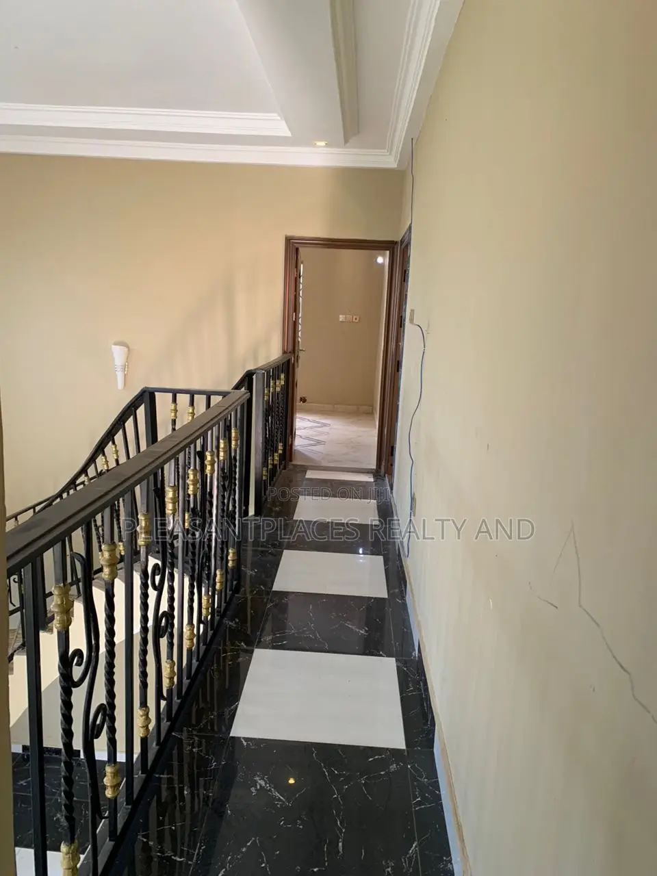 4bdrm House in Pleasantplaces And, East Legon for sale