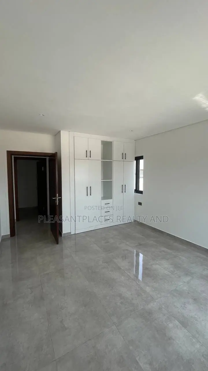 2bdrm Apartment in Pleasantplaces And, Dworwulu for rent