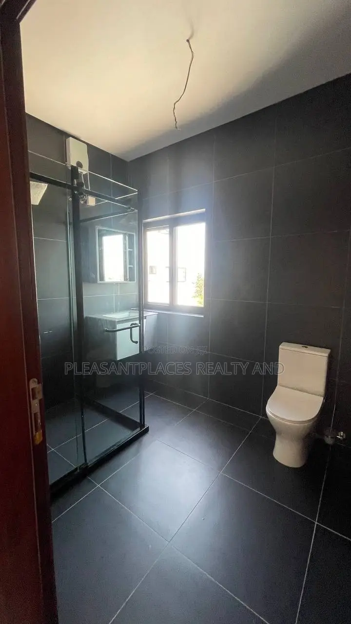 2bdrm Apartment in Pleasantplaces And, Dworwulu for rent