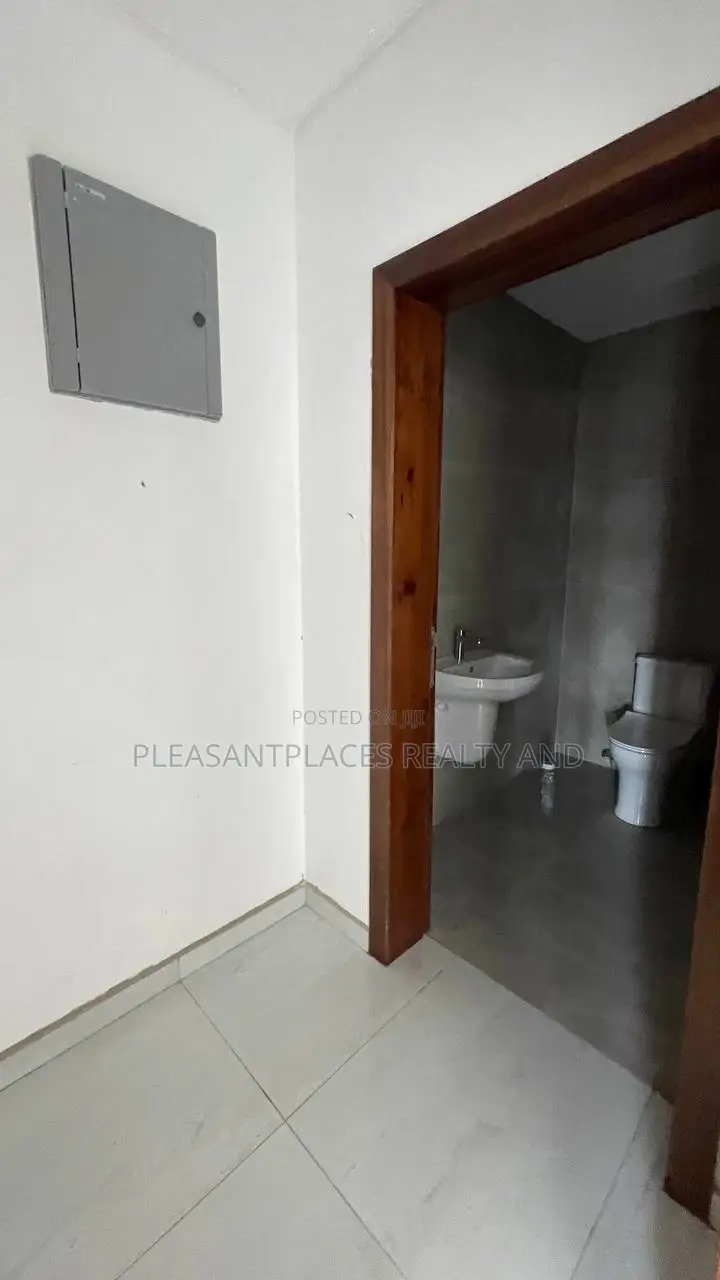 2bdrm Apartment in Pleasantplaces And, Dworwulu for rent