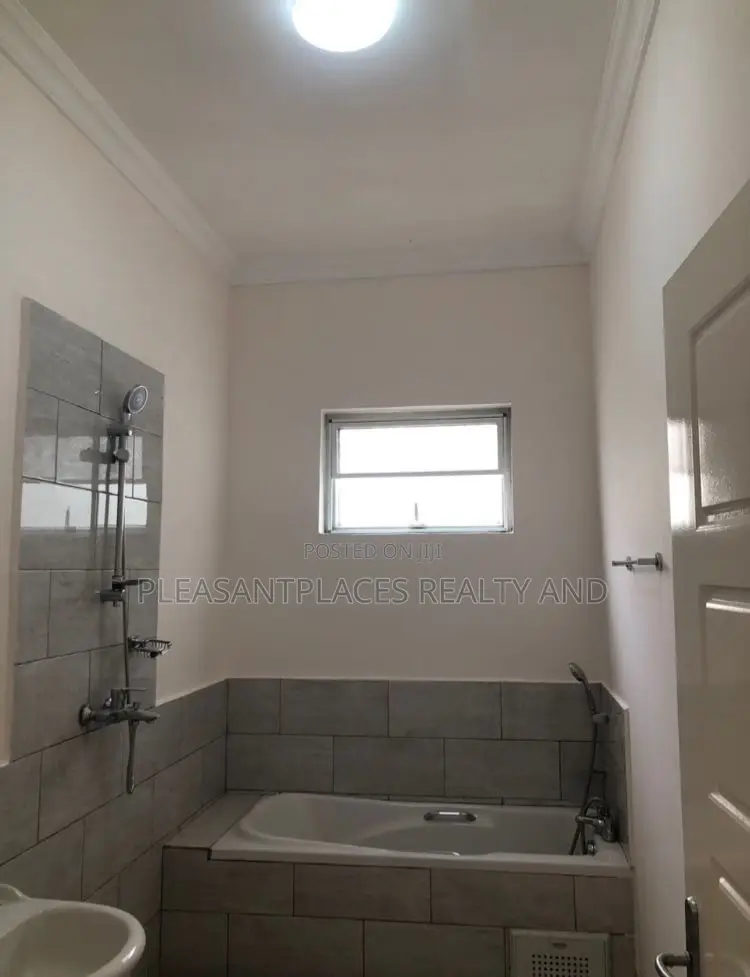 3bdrm House in Pleasantplaces And, School Junction for rent
