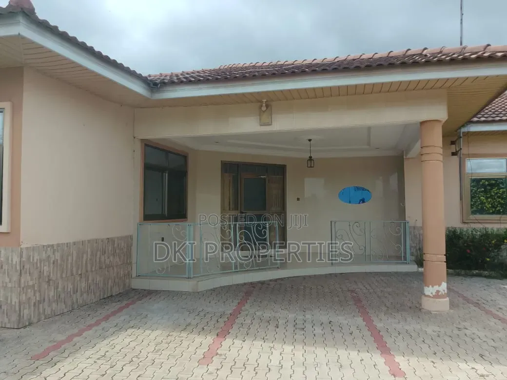3bdrm House in Dki Properties, Sakumono for sale