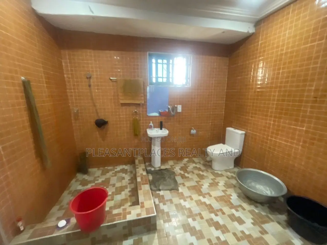 4bdrm House in Pleasantplaces And, Kwabenya for rent