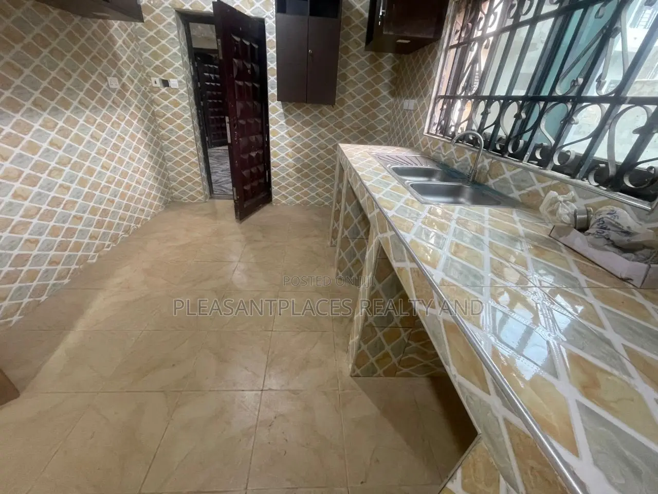 4bdrm House in Pleasantplaces And, Kwabenya for rent